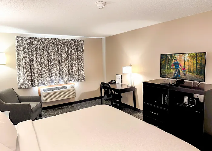 Country Trails Inn &Suites
